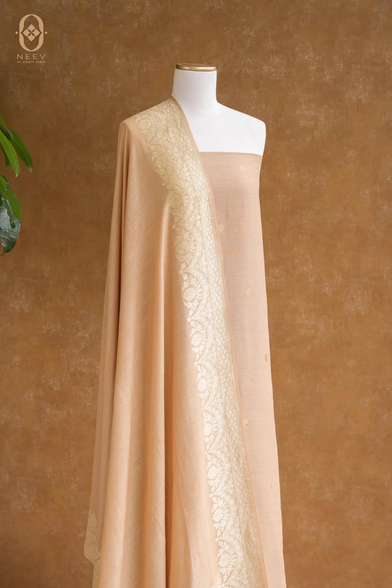 Munga Silk Boota Suit Set