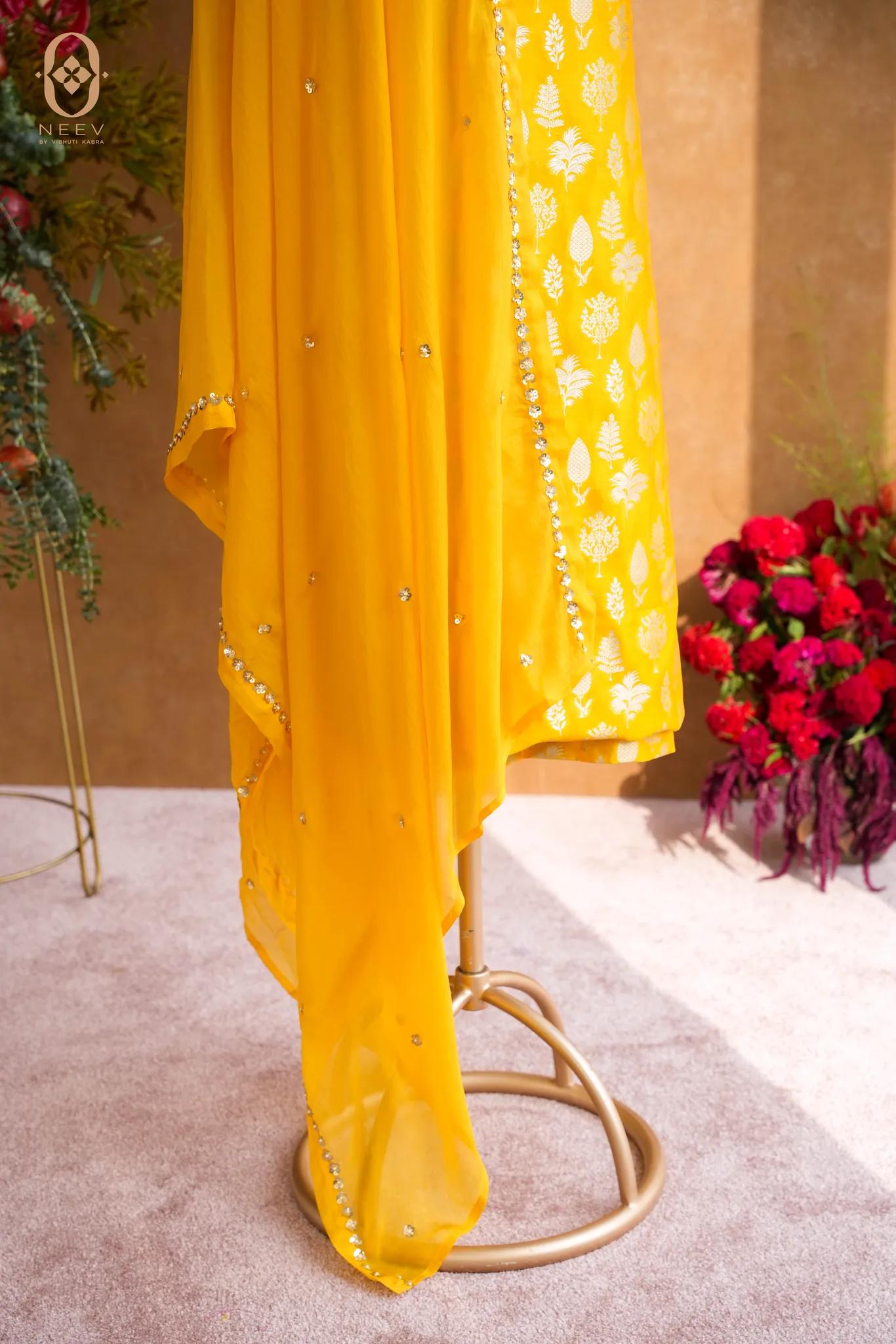 Chinia Silk Boota Suit Set