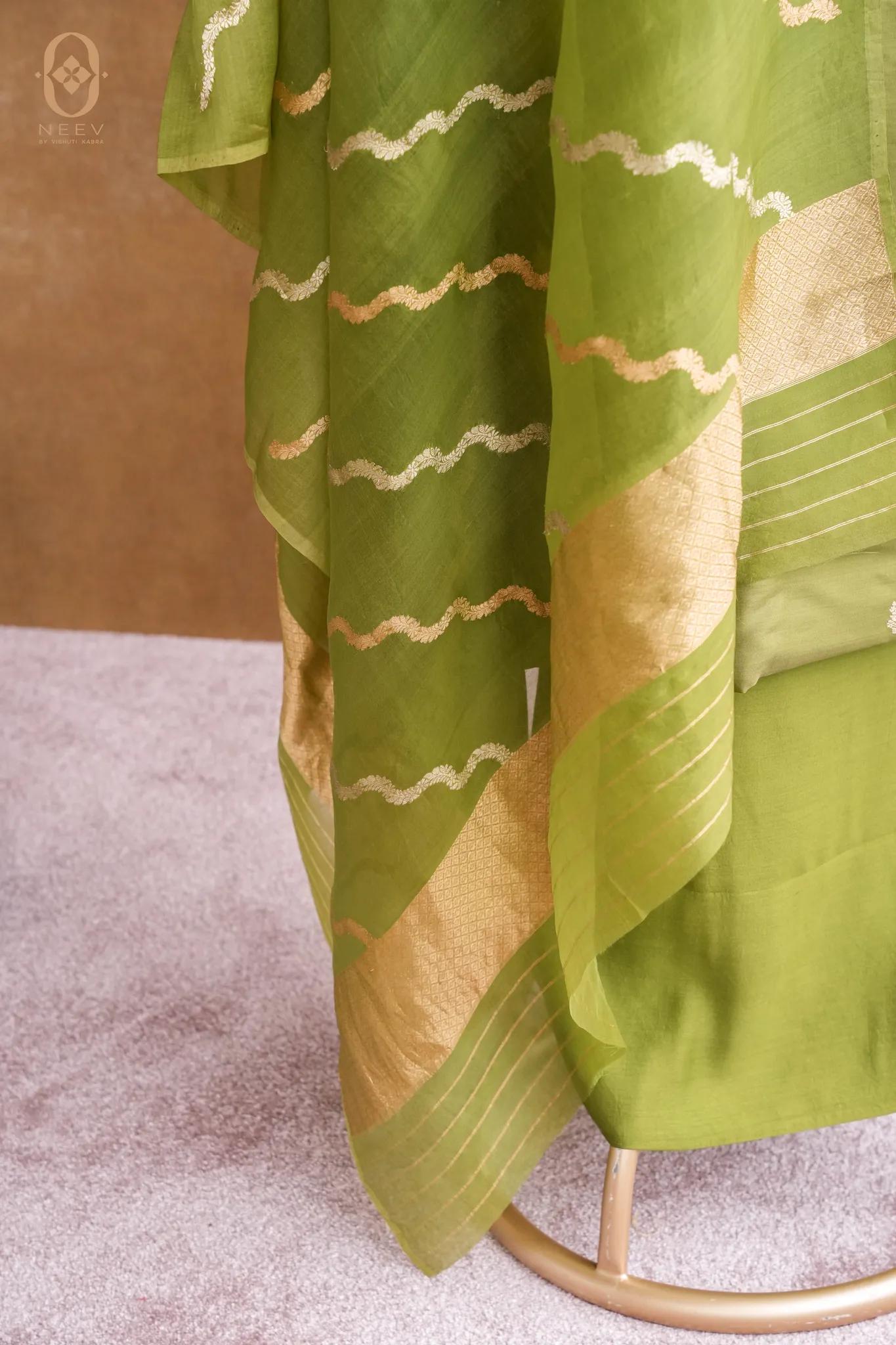 Katan Silk Boota Suit Set