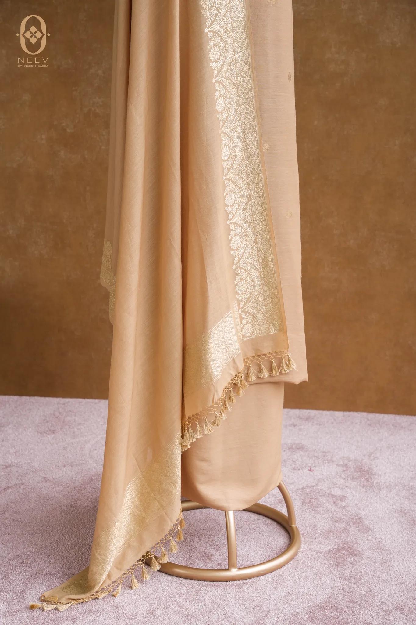 Munga Silk Boota Suit Set