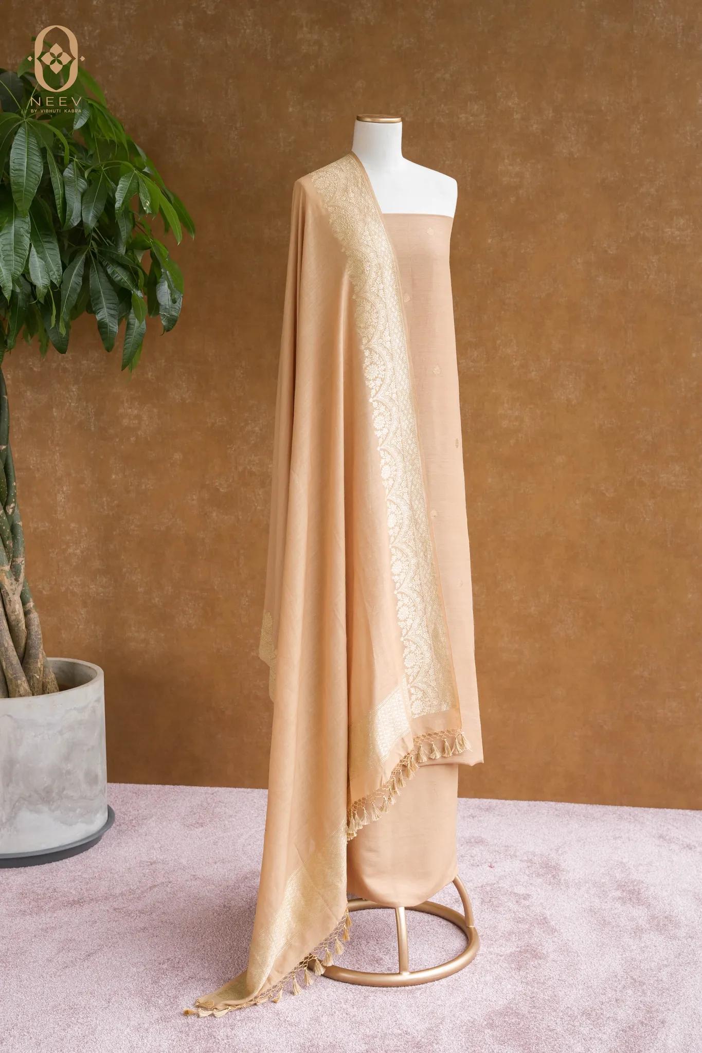 Munga Silk Boota Suit Set