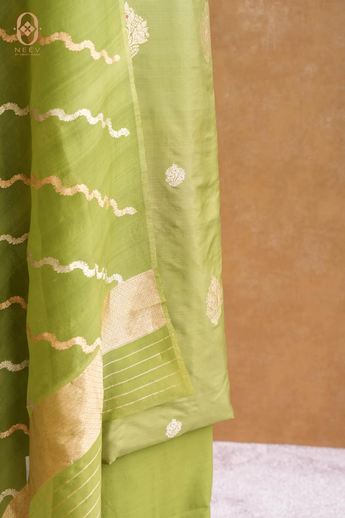 Katan Silk Boota Suit Set