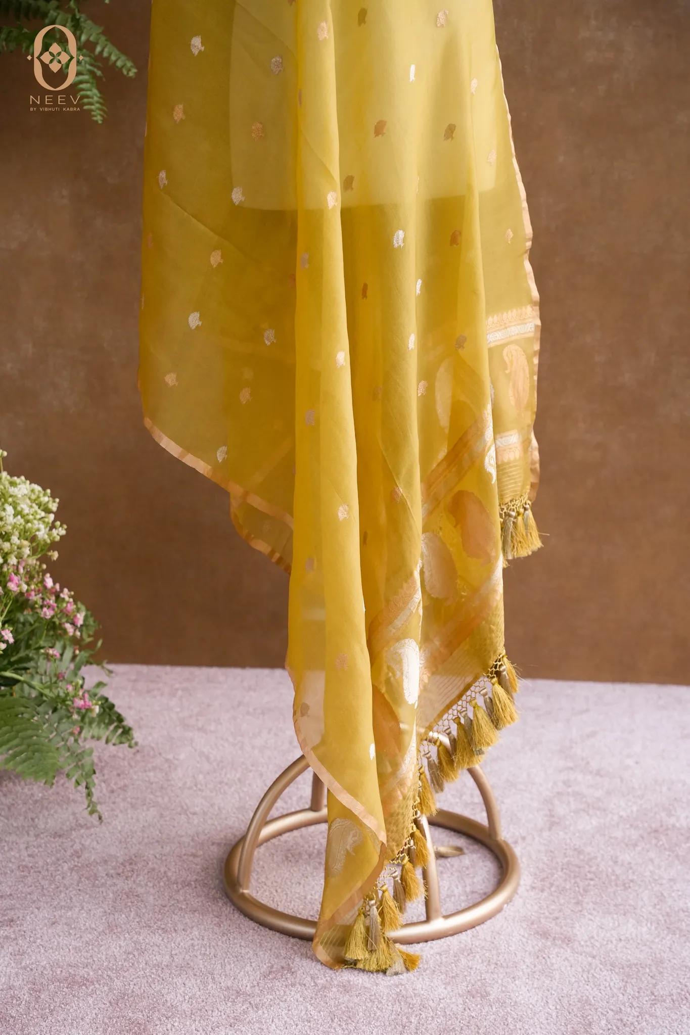 Kora Silk Boota Dupatta