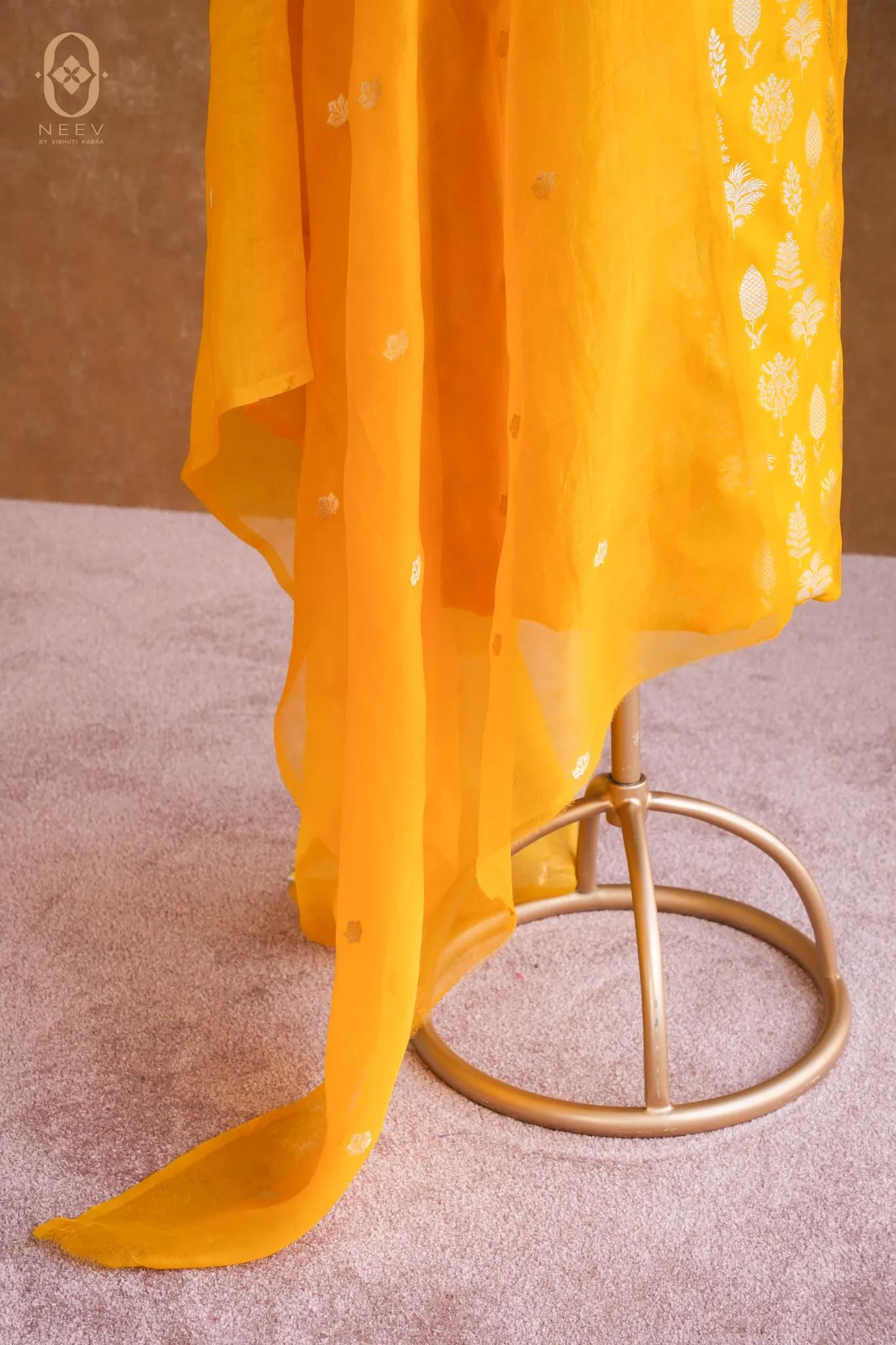 Chinia Silk Boota Suit Set