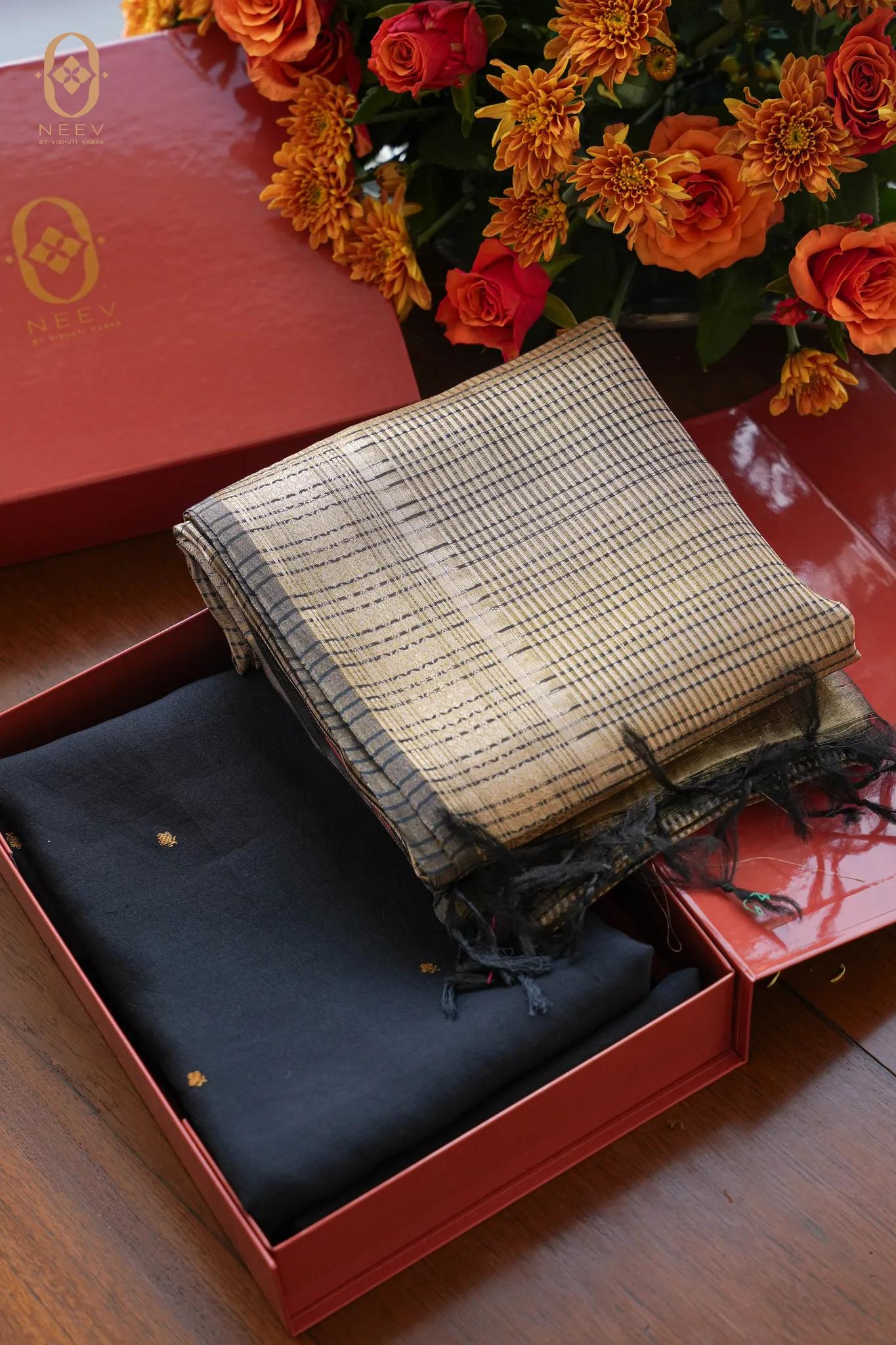 Til Rang Chinia Tissue Suit Set