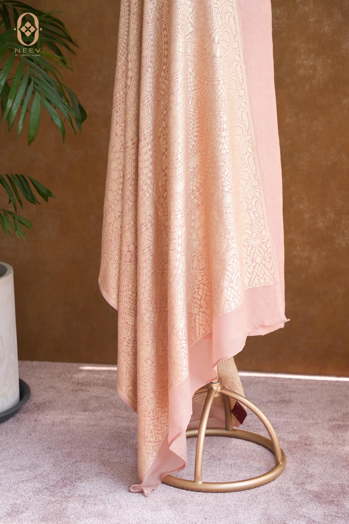 Mul Tissue Suit With Mandala Dupatta
