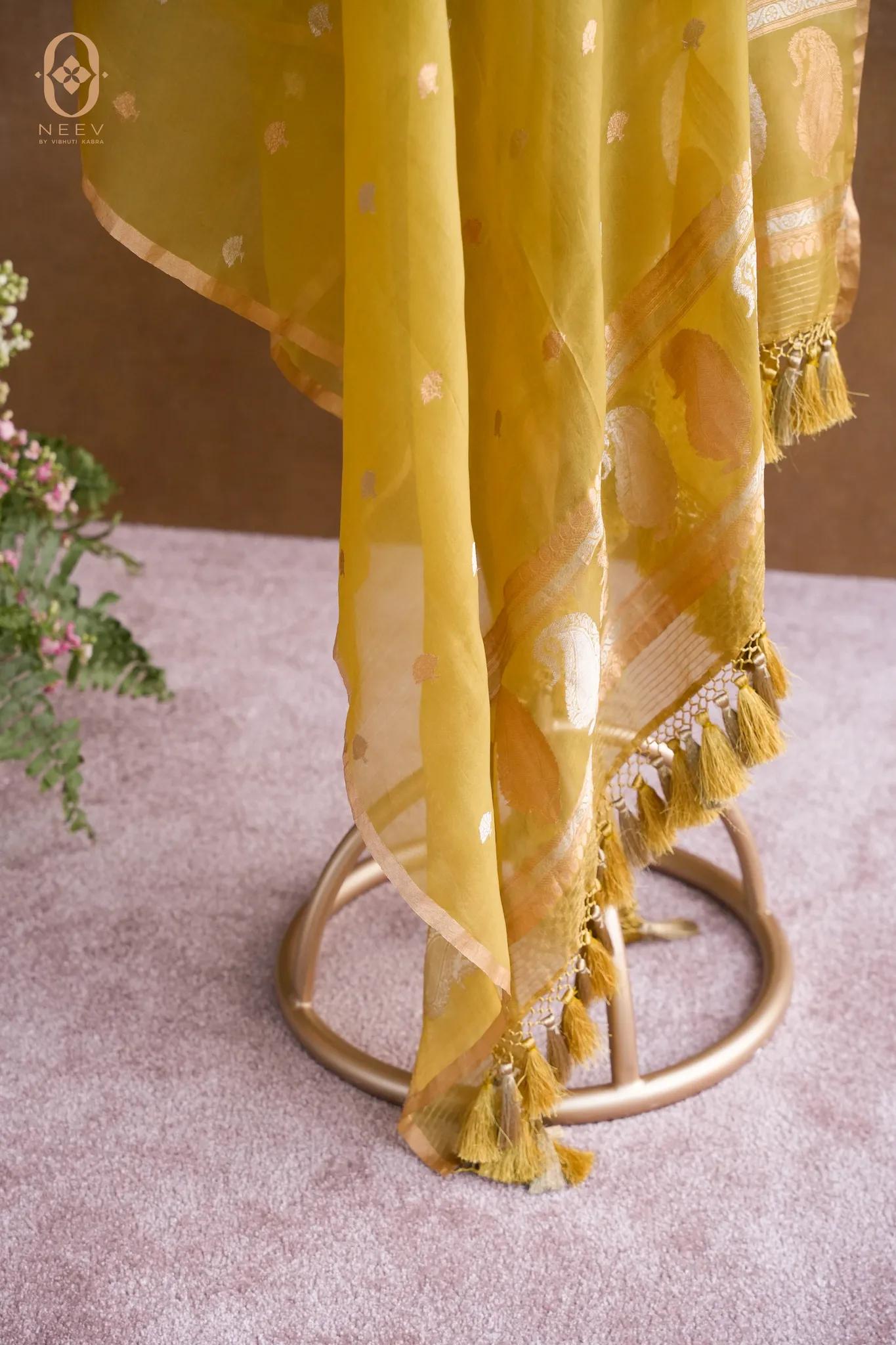 Kora Silk Boota Dupatta