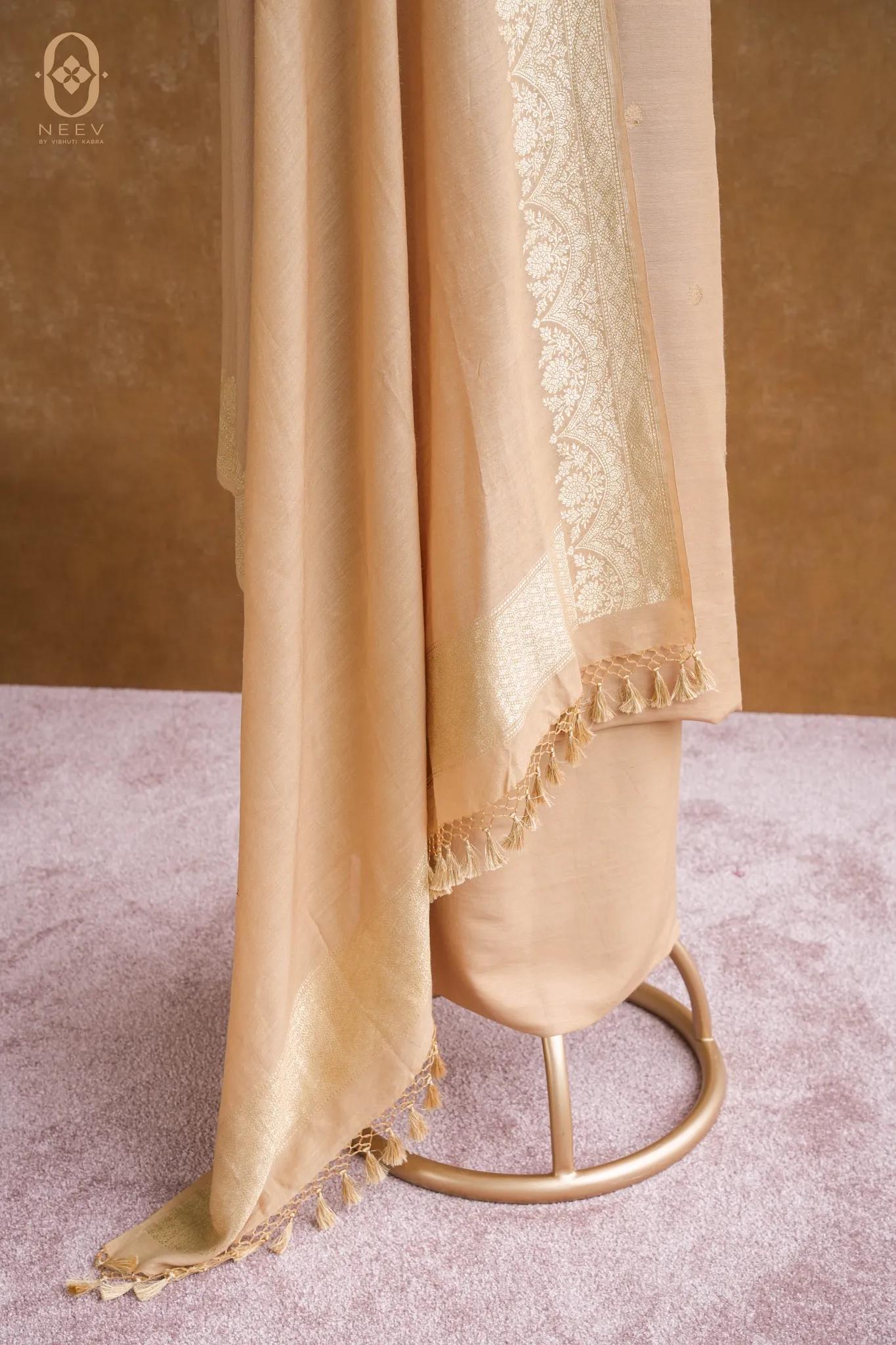 Munga Silk Boota Suit Set