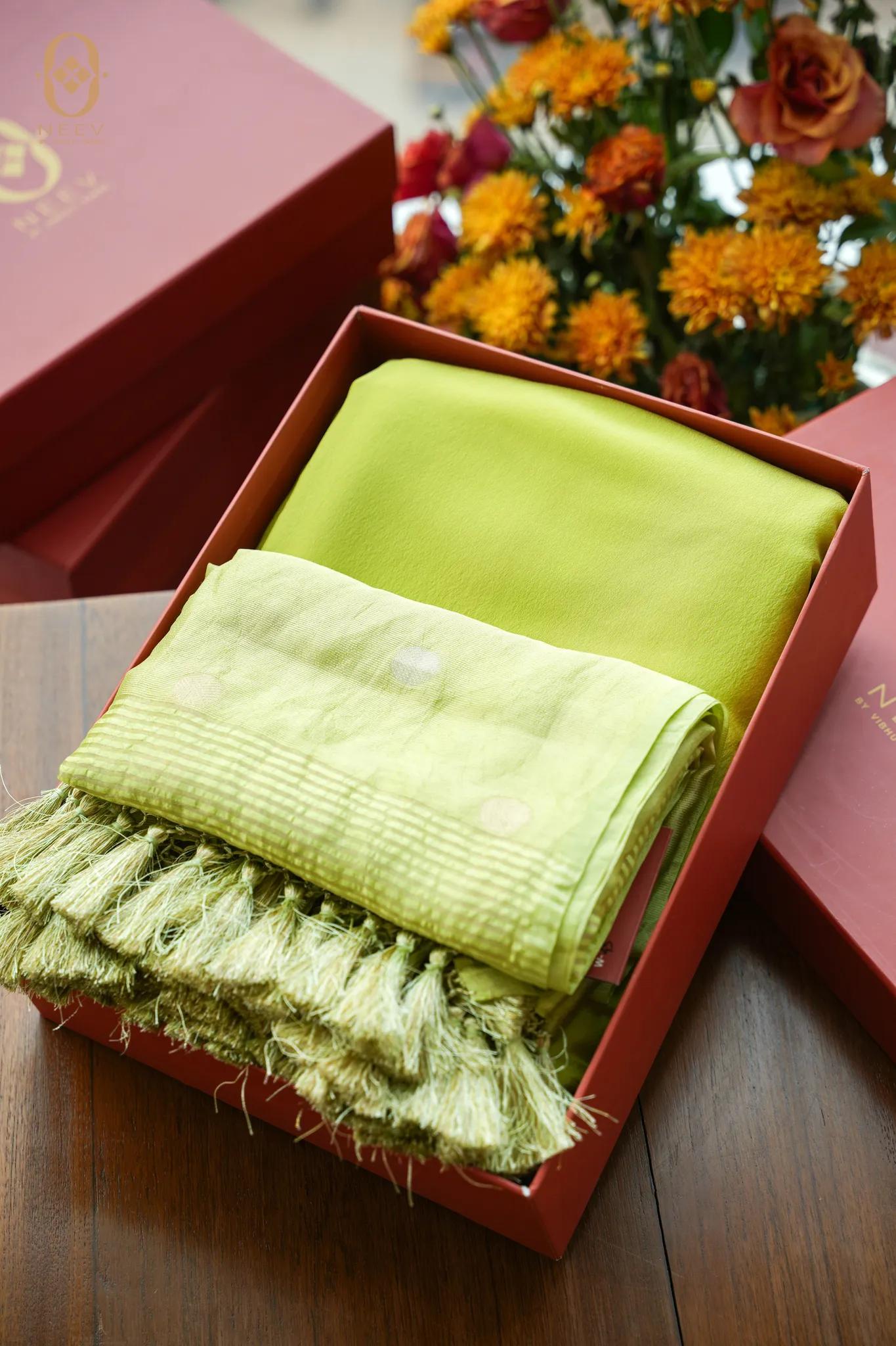 Neev Sona Box