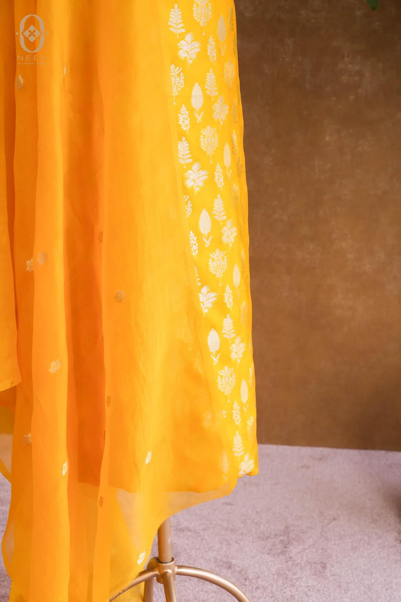 Chinia Silk Boota Suit Set
