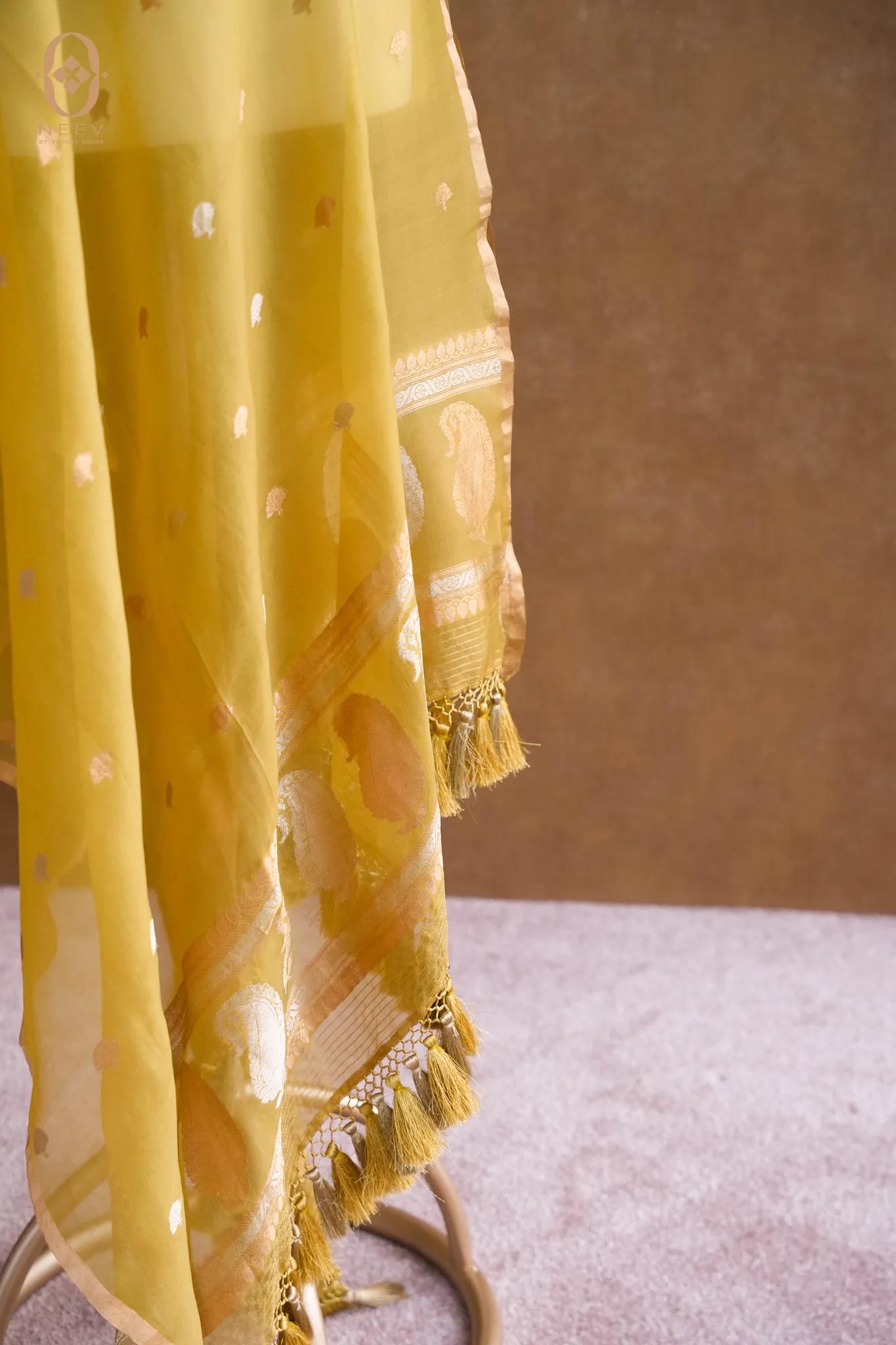 Kora Silk Boota Dupatta