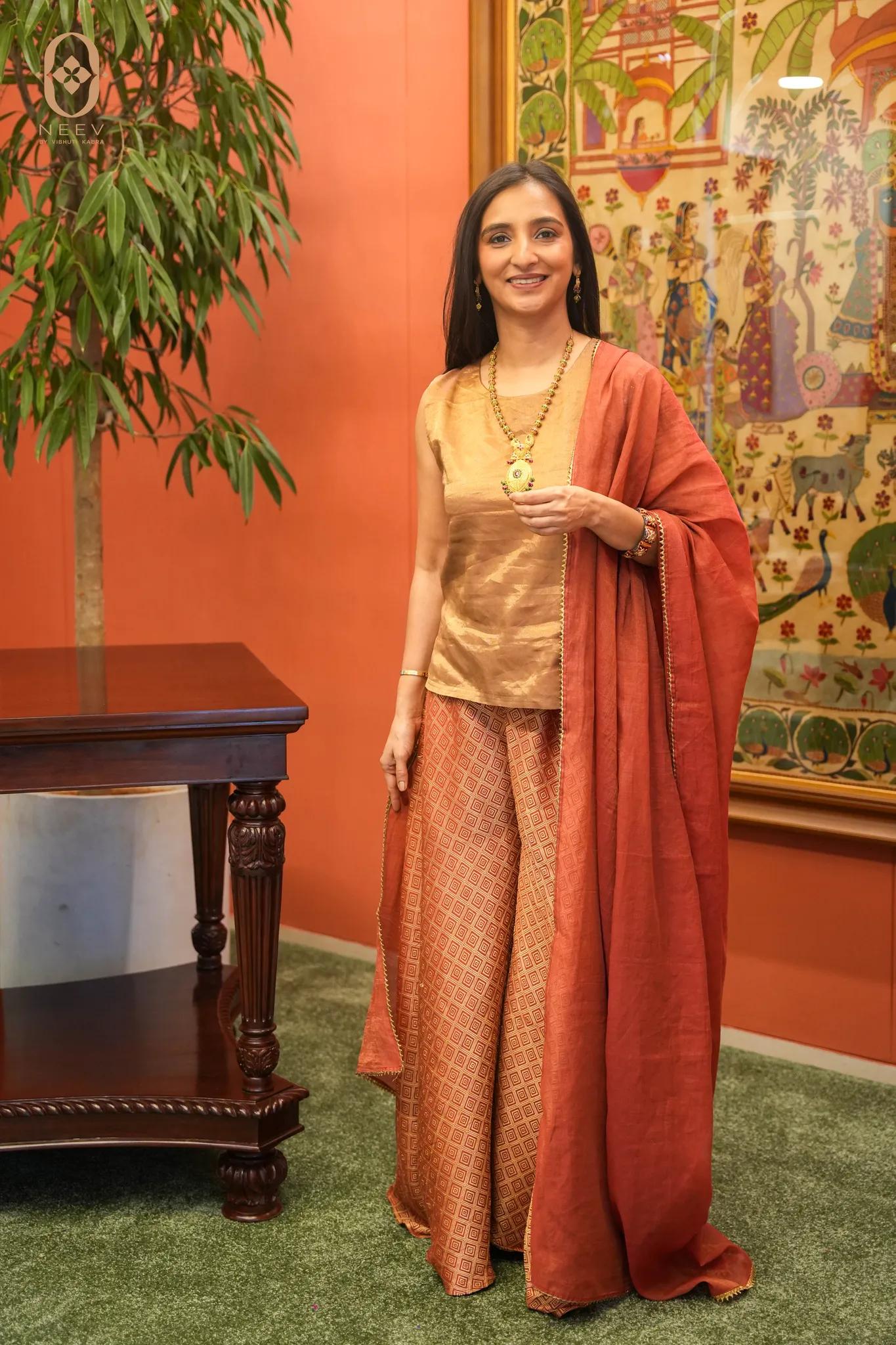 Unstitched Mul Tissue Munga Look