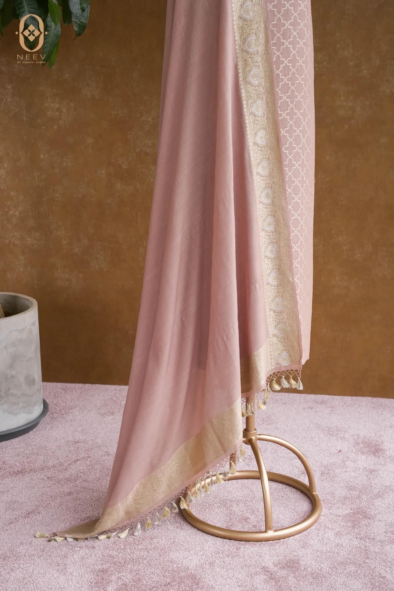 Munga Silk Jaal Suit Set