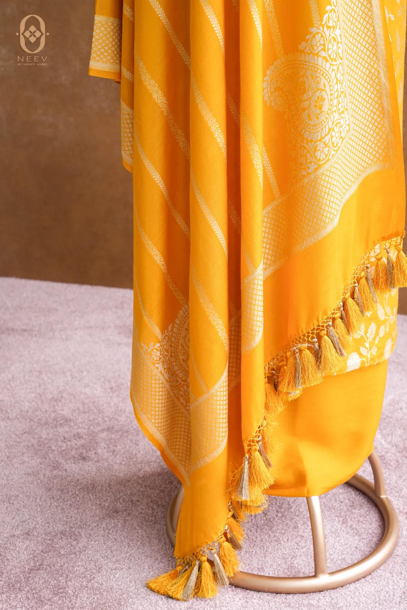 Munga Silk Suit Set